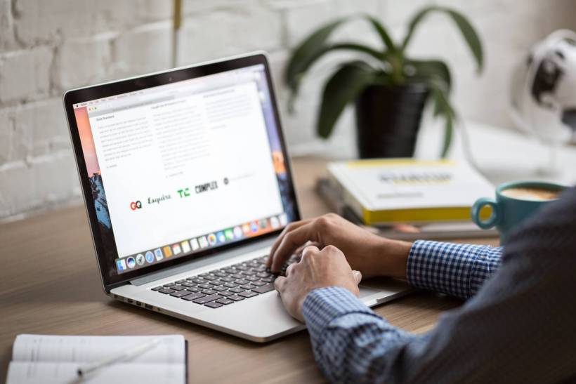 Jak nastavit a používat vlastní emailovou adresu v Gmailu