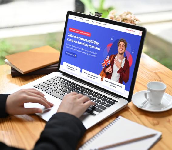 Portál pro jazykovou školu známého influencera